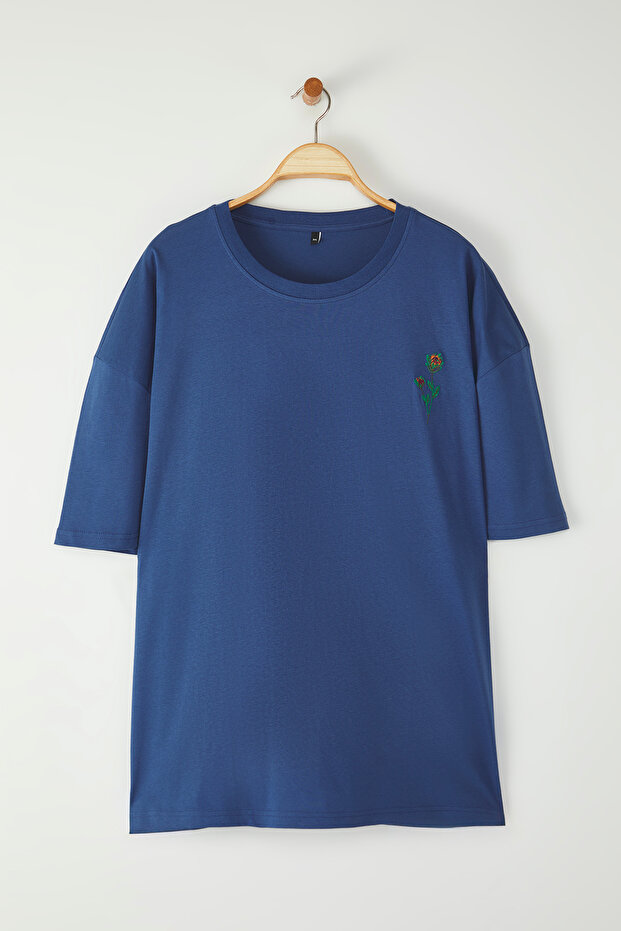 İndigo Büyük Beden Oversize/Geniş Kesim Çiçek Nakışlı %100 Pamuk T-Shirt TMNSS25BF00024 - 3