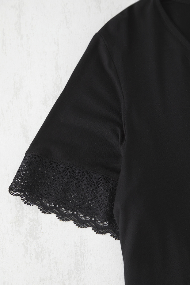 Siyah V Yaka Dantelli Viskon Şortlu Örme Pijama Takımı TBBSS25AI00065 - 3