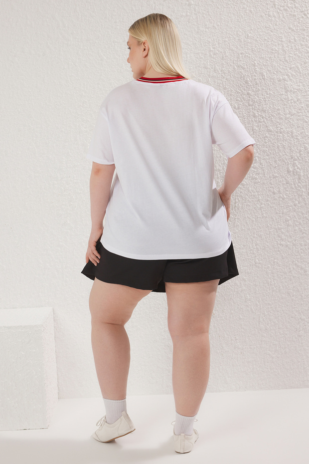 Czerwona koszulka z dekoltem w serek, dzianinowa, z nadrukiem, w dużym rozmiarze TBBSS25BF00044 - 4