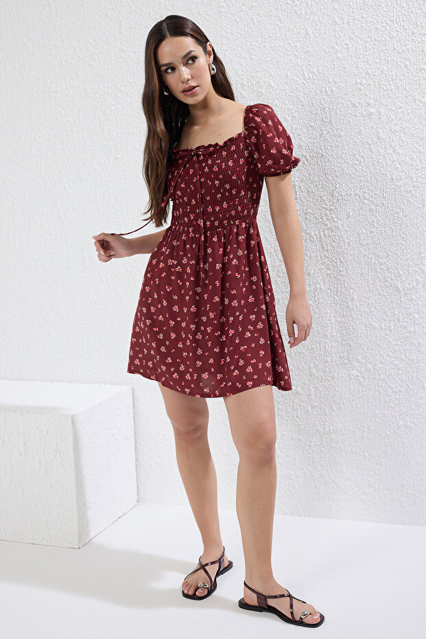 Bordo Çiçekli Eteği Belden Açılan Bağlama Detaylı Kısa / Mini  Dokuma Elbise TWOSS25EL00400 - 2