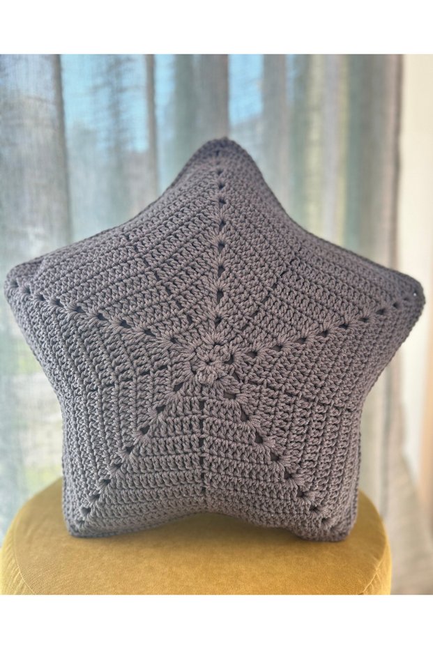 Decorative Knitted Star Throw Pillow