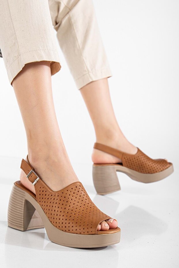 Women's Genuine Leather Thick Heeled Sandals - Tan