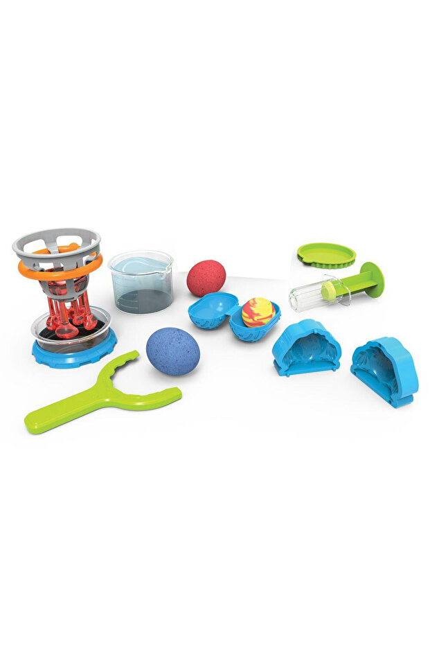The Little Monsters in the Laboratory - Experiments with Aliens - 4