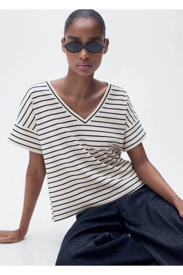 Μπλουζάκι με ριγέ V λαιμόκοψη - 6