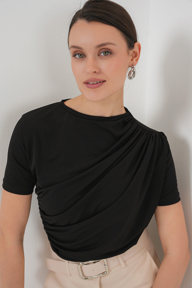 Büzgü Detaylı Kısa Kol Sandy Bluz 945 - Siyah - 1