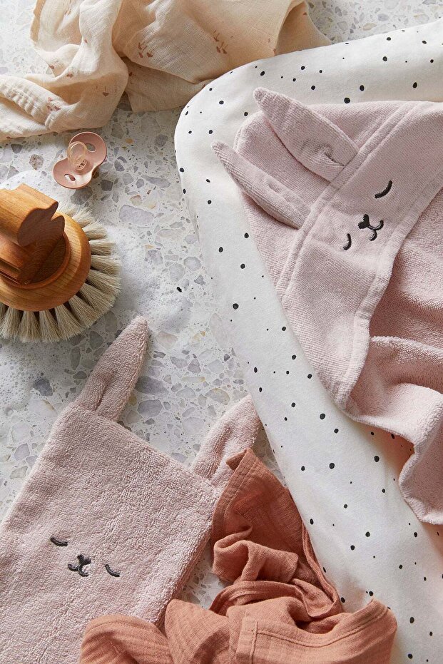 Hooded bath towel