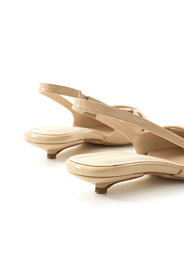 Şık Bej Rugan Sivri Burunlu Slingback Düşük Topuklu Kadın Ayakkabı - 6
