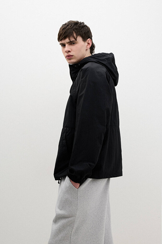 Kapüşonlu hafif yağmurluk - 4