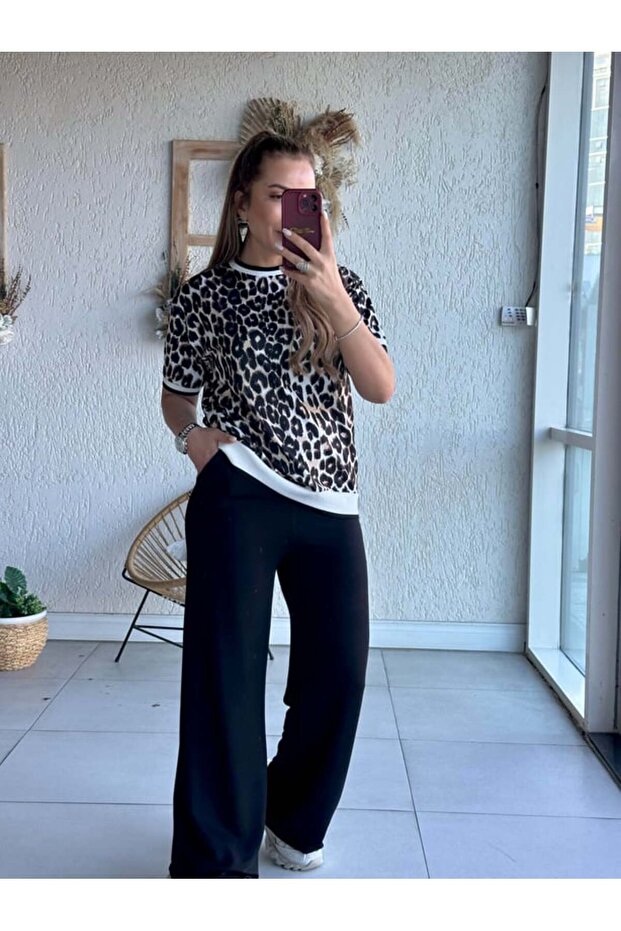 Buketli̇ Women's Short Sleeve Leopard Print Top with Pants - Top and Bottom Set