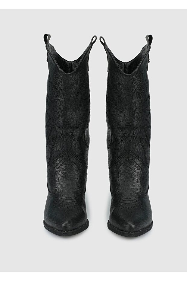 Siyah Kadın Bot - 3