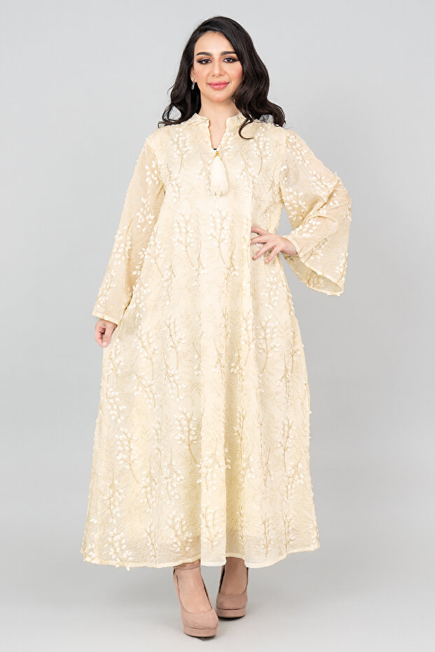 جلابية مطرزة بـ Petal Grace