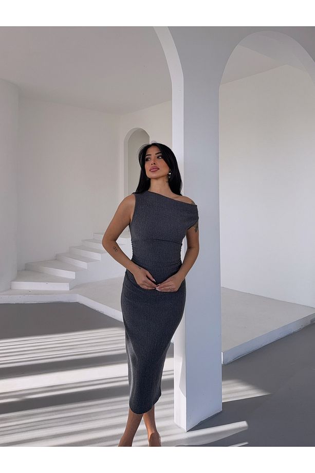 Kadın Tek Omuz Fitilli Midi Elbise - Şık ve Vücuda Oturan Tasarım - 2