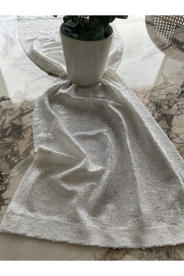 Pullu payet runner - 3