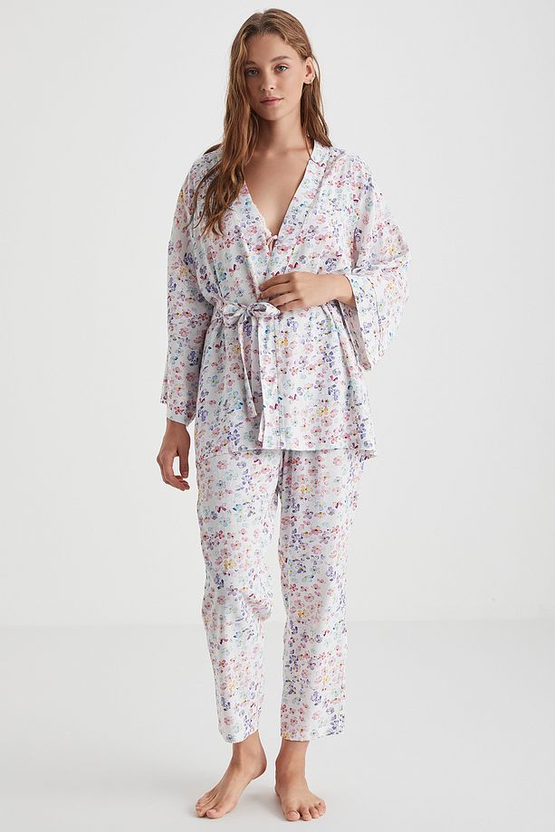 Çiçek desenli üçlü pijama takımı - 1