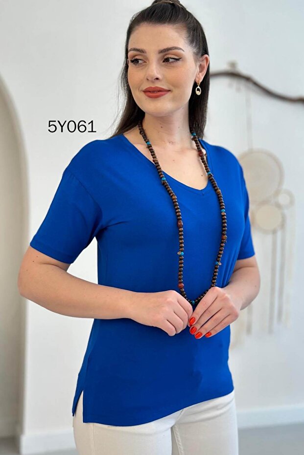 تيشيرت فيسكوز بفتحة رقبة على شكل حرف V 5y061