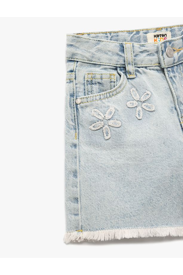 Pamuklu Cep Detaylı Çiçekli Denim Şort - 3