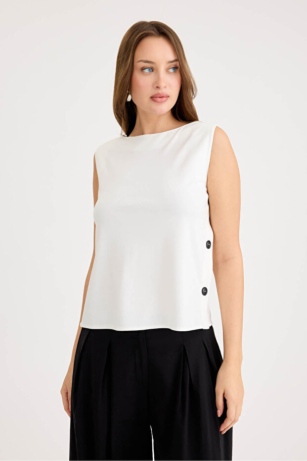 بلوزة مودال بأكمام صفر وأزرار جانبية - 3