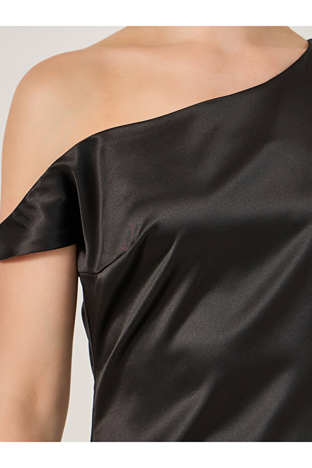 فستان ماكسي سادة بكتف واحد وخط A - 4