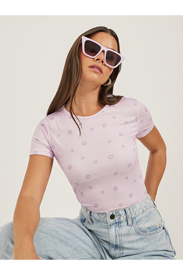 Ribbed Printed Round Neck Fitted T-Shirt