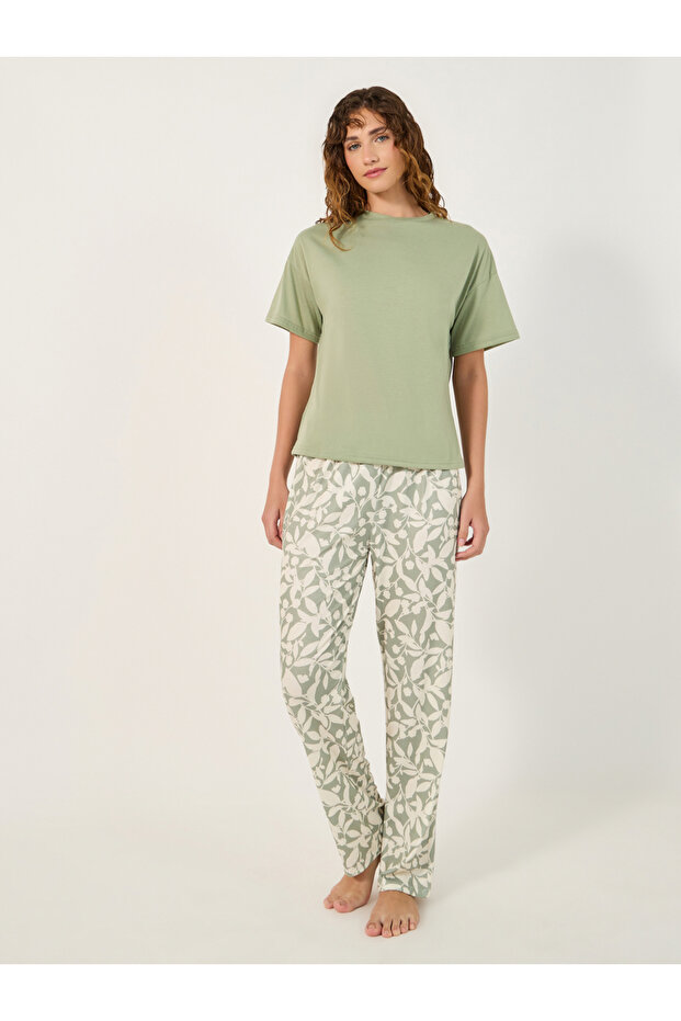 Solid Dropped Shoulder T-Shirt and Leaf Printed Pyjama Pants Set
