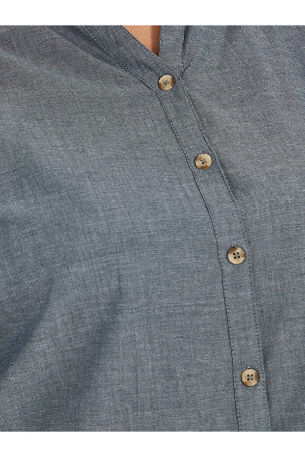 قميص شامبراي من القطن الصلب بمقاس كبير وياقة قائمة - 3