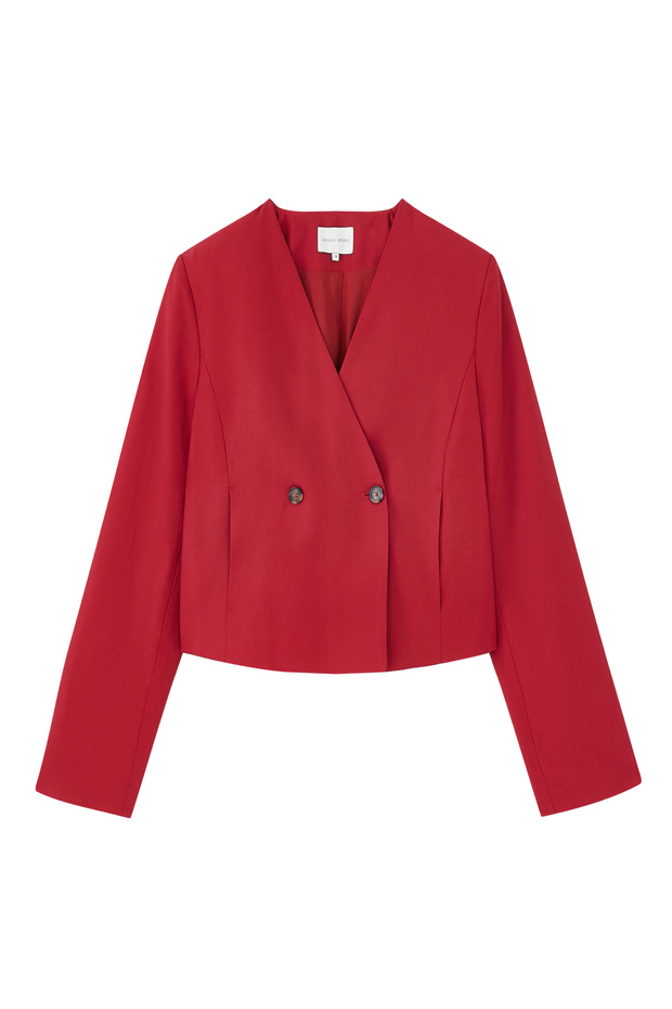 Capture Elegance with Cropped Jacket