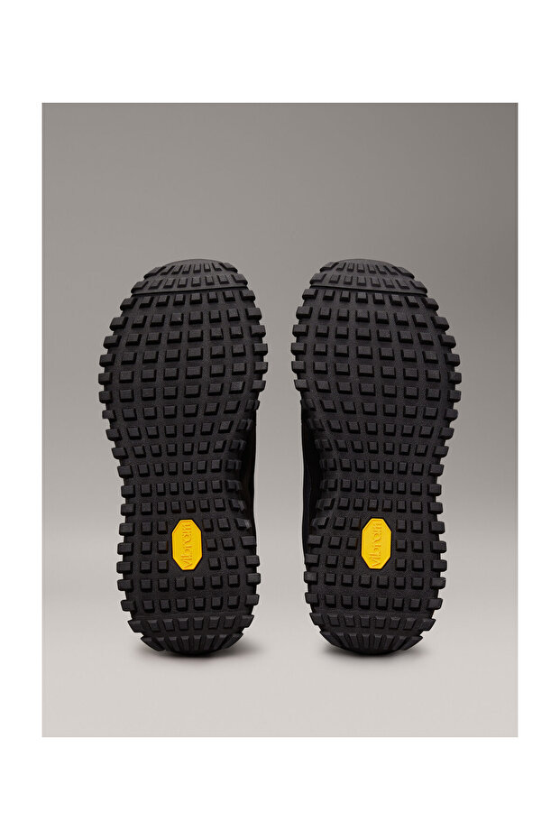VIBRAM TOOTH RUNNER IN HI TECH - 7