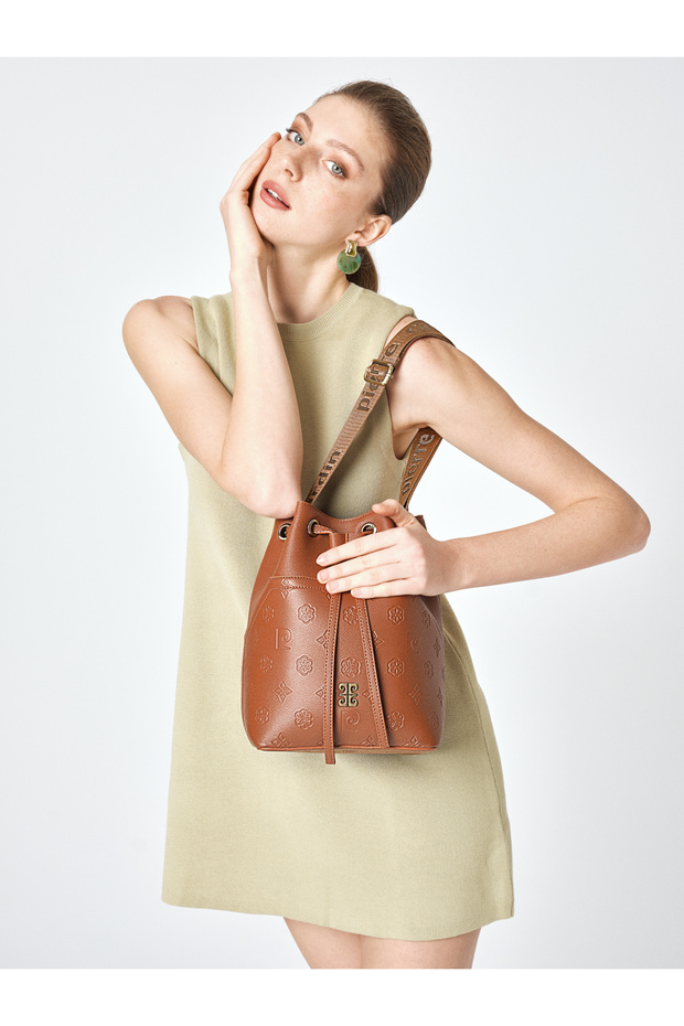 Tan Women's Shoulder Bag 05Po25Y2007