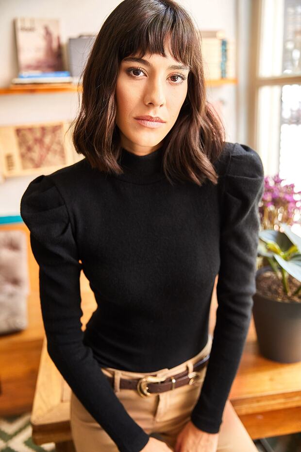 Dámská černá blůza Princess Sleeve Lycra BLZ-19001595 - 1