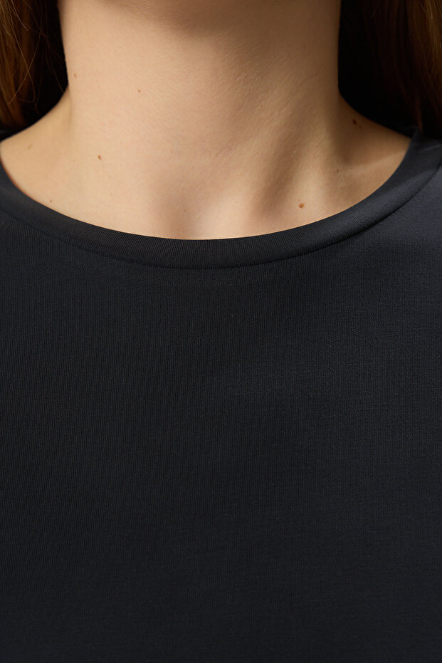 Antrasit Bisiklet Yaka Modal Dökümlü Rahat Büyük Beden T-shirt TBBSS25BF00054 - 3
