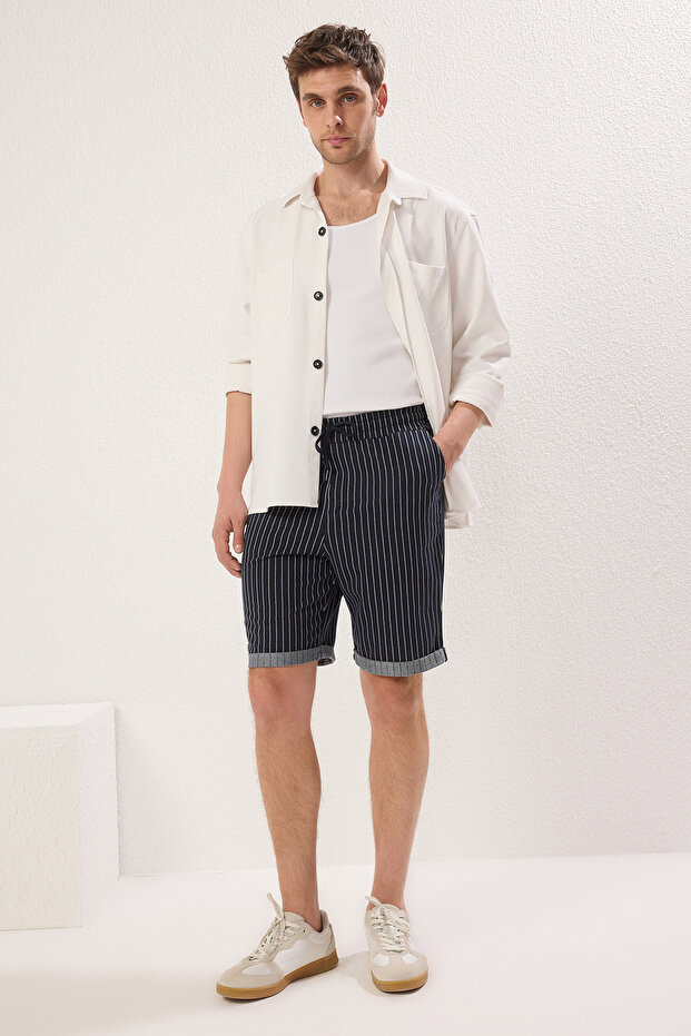 Lacivert Regular Orta Boy/Normal Kesim Çizgili Şort TMNSS20SR0200 - 1