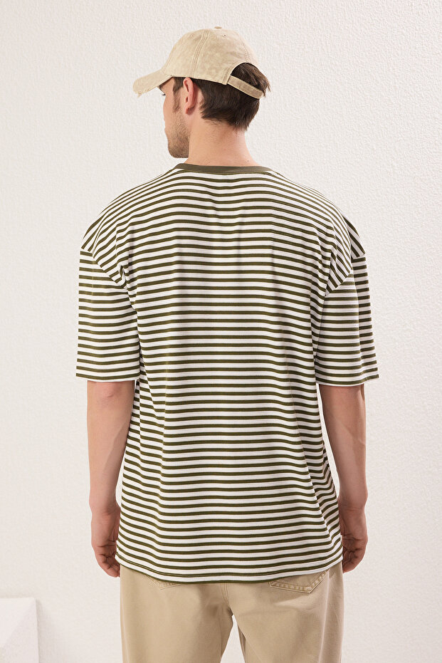 Haki-Ekru Çizgili Oversize/Geniş Kesim Dokulu T-Shirt TMNSS25TS00081 - 2