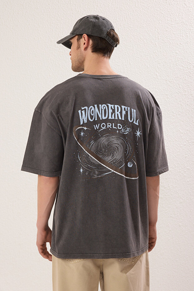 Antrasit Oversize/Geniş Kesim Eskitme/Soluk Efekt Galaksi Baskılı T-Shirt TMNSS25TS00102 - 5