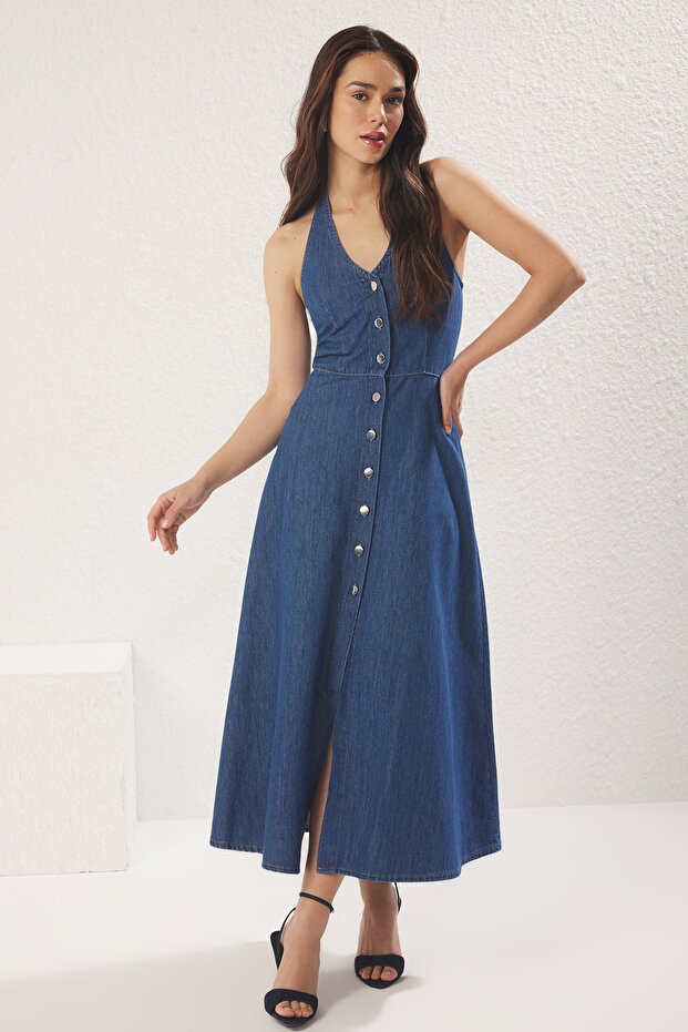 Mavi Eteği Volanlı Halter Yaka Midi Denim Elbise TWOSS25EL00601 - 1