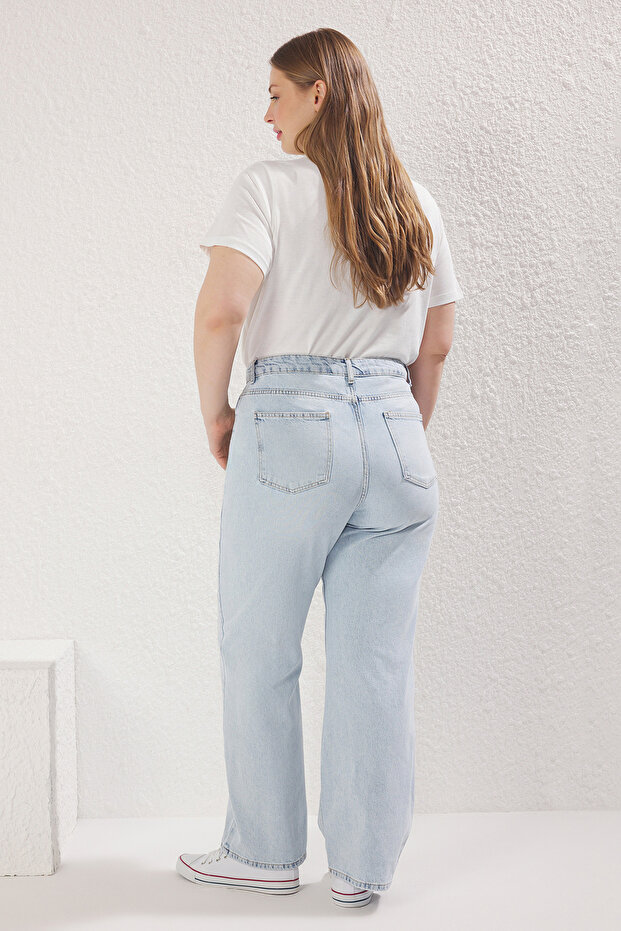 Açık Mavi Yüksek Bel Straight Fit %100 Pamuk Non-Strerch Denim Büyük Beden Jeans TBBSS24CJ00050 - 4