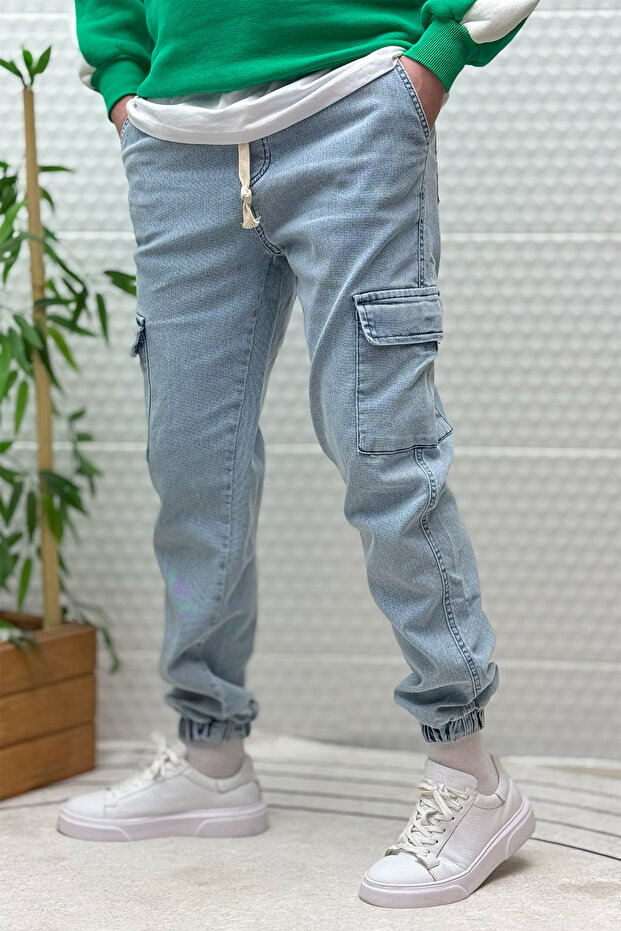 Men's Boy Friend Jeans with Cargo Pockets, Waist and Elastic Legs