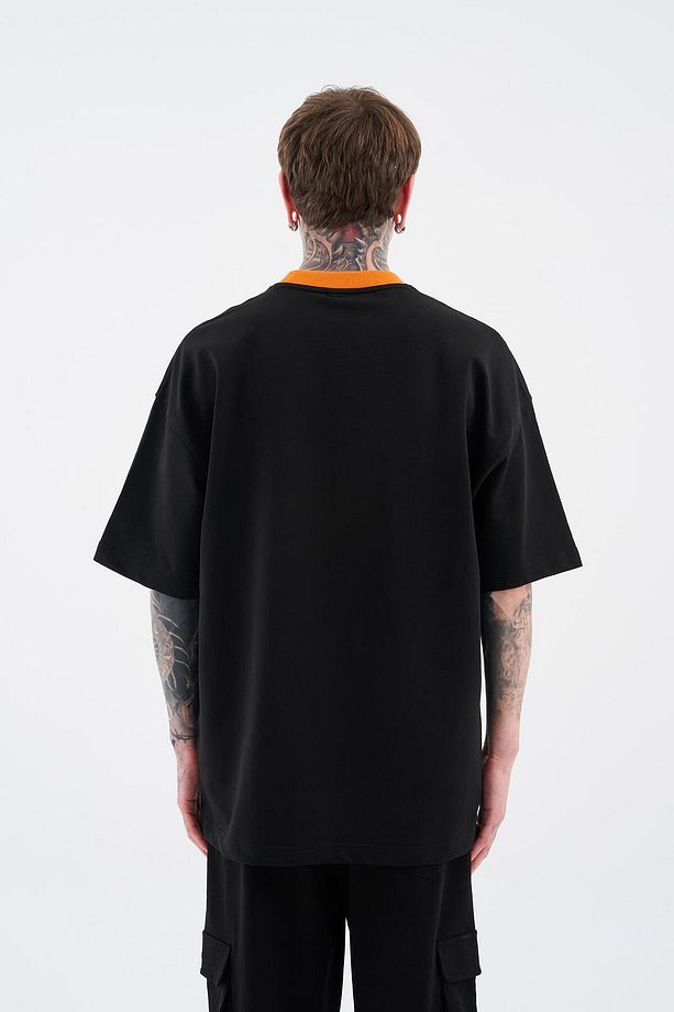 Erkek Color Gradient Embroidered Oversize Siyah Tişört - 6