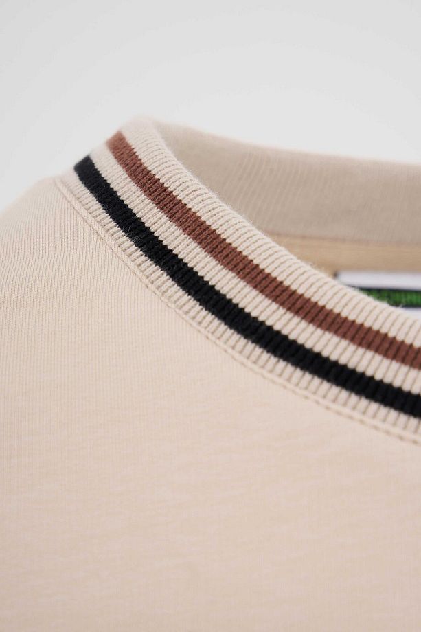 Erkek Striped Collar And Embroidered Oversize Soft Bej Tişört - 3