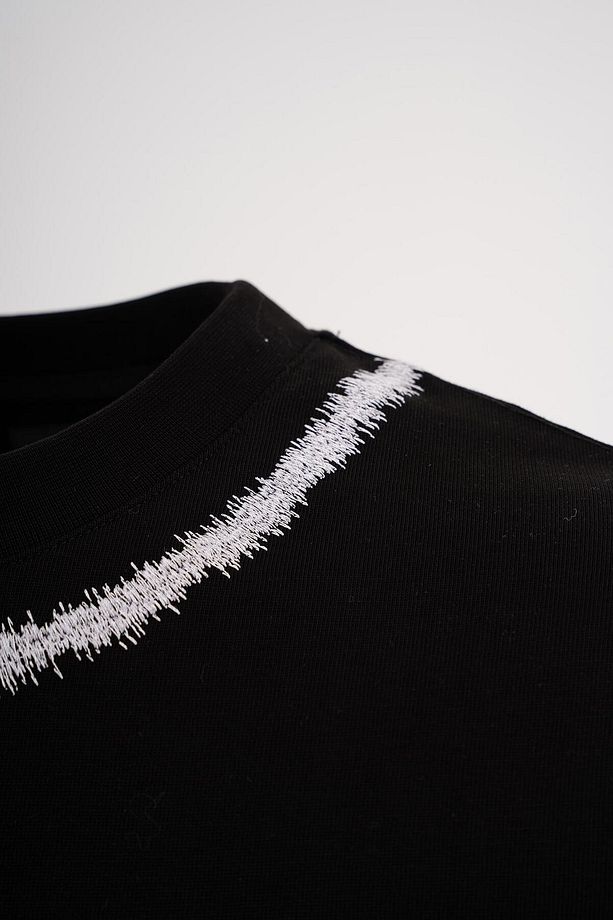 Erkek Technical Zig-Zag Embroidered Oversize Siyah Tişört - 3