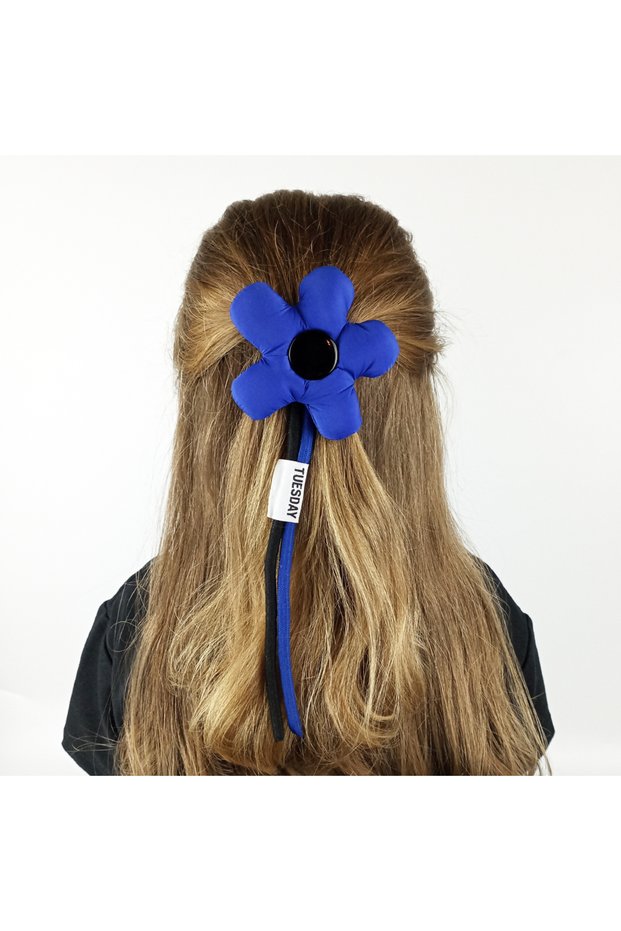 A Tale of Masblue from : Handmade Fluffy Blue Flower Buckle