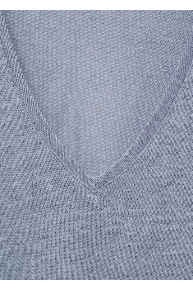 V yakalı keten tişört - 6