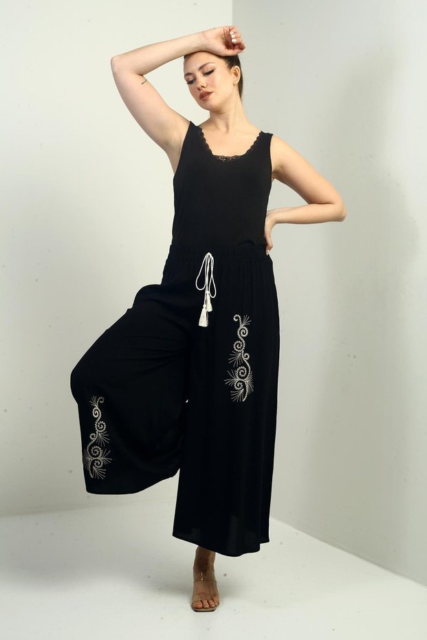 Women's Elastic Waist Pocketed Palazzo Trousers with Embroidery Detail