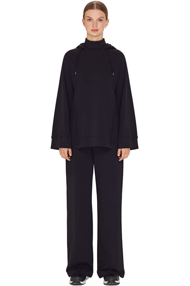 ELIKA Sweatshirt - 1