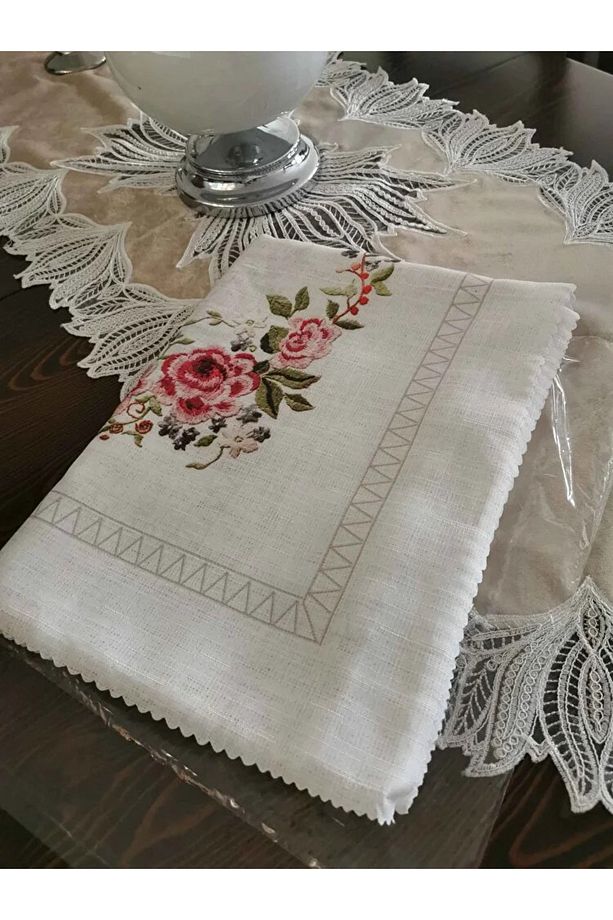 Dijital Baskılı Kanaviçe Tek Masa Örtüsü 160x220cm Dijital Masa Örtüsü - 1