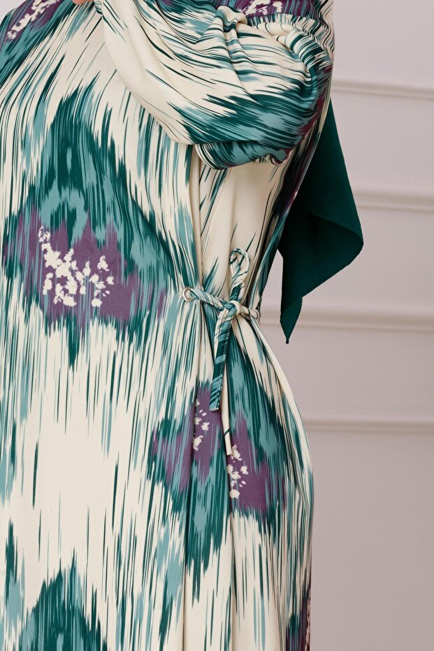 فستان بنمط صوفيا باللون الأخضر مع ربطة جانبية - 4