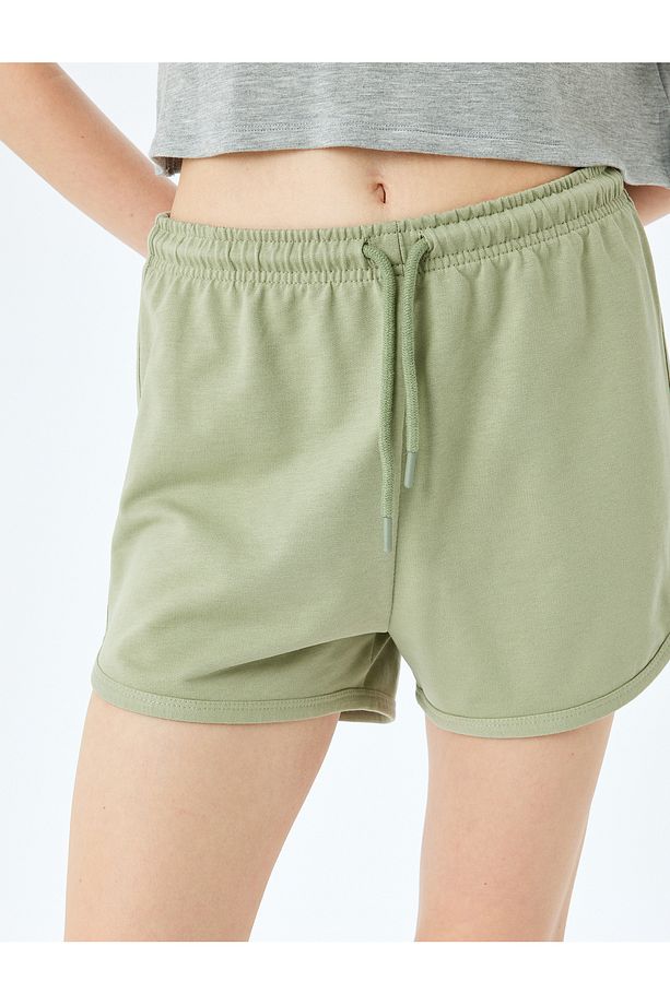 Beli Bağcıklı Oversize Mini Şort - 5