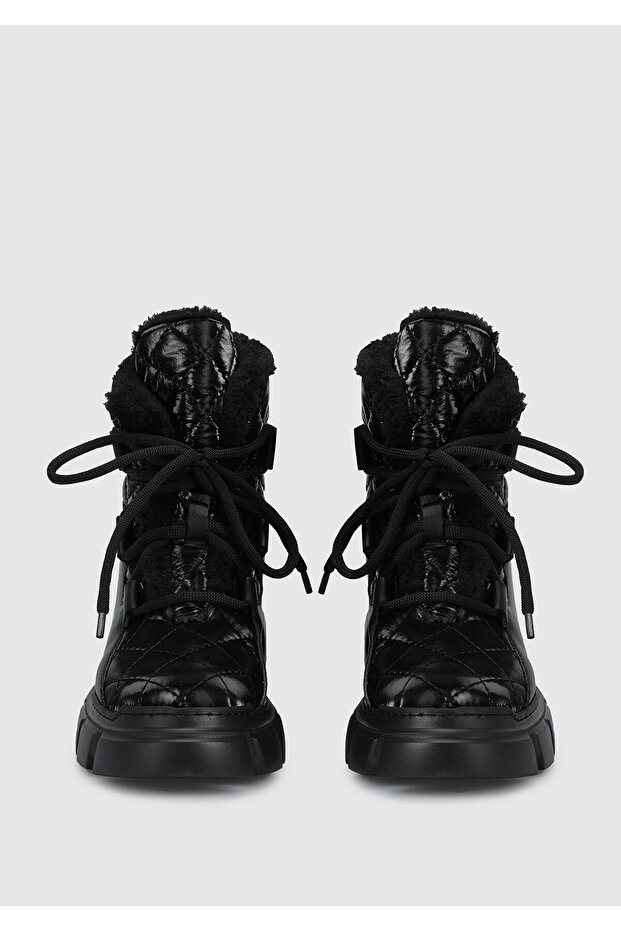 Siyah Kadın Bot - 3