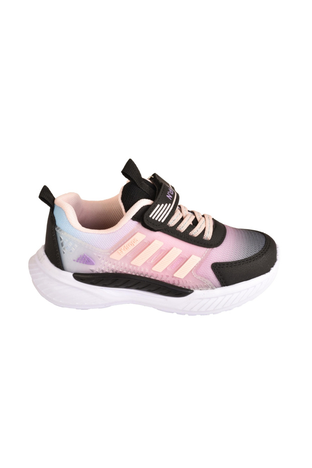 Children's sports shoes