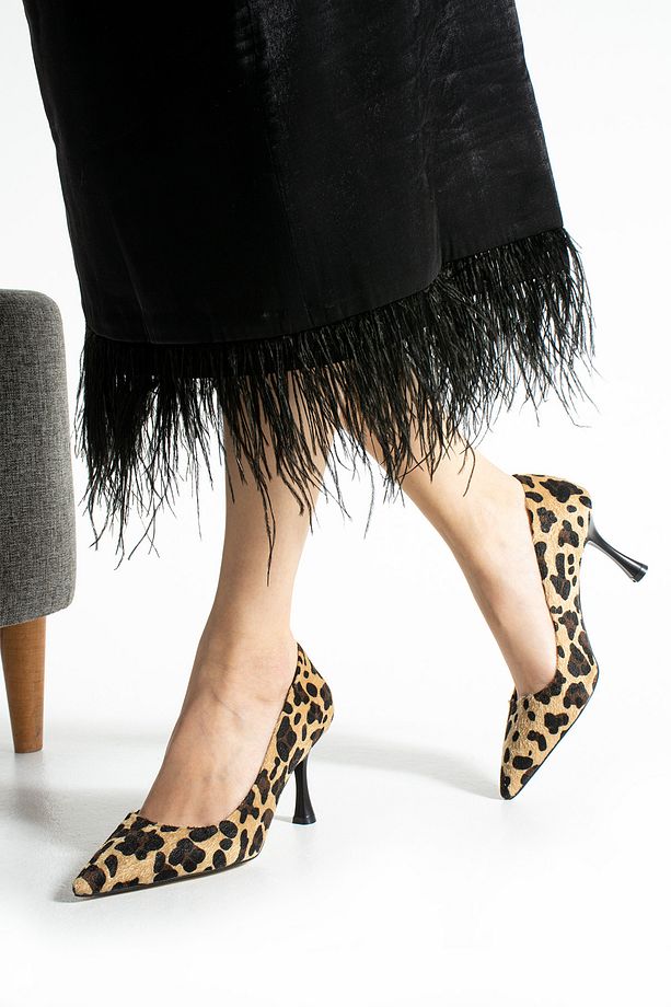 Leopar Desenli Tay Tüyü Sivri Burun Stiletto – Cesur ve Şık Adımların Vazgeçilmez Tamamlayıcısı! - 3