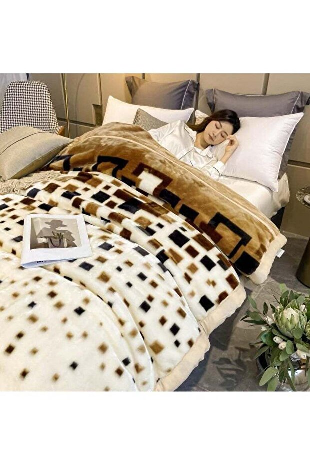 SUPER LUXURIOUS SOFT KING SIZE WINTER KOREAN STYLE BLANKET BEIGE
